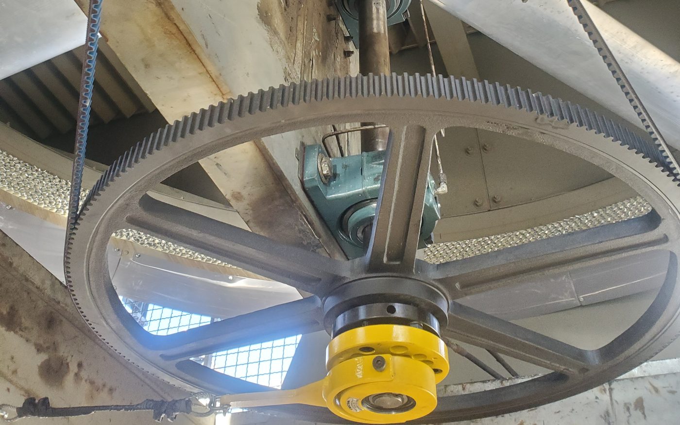 DG-II Anti-Rotation Device mounted on a fan drive sheave