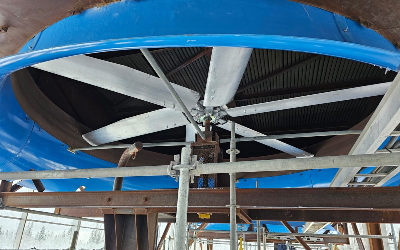 E-Bell inlet with a high efficiency axial fan, seen from below